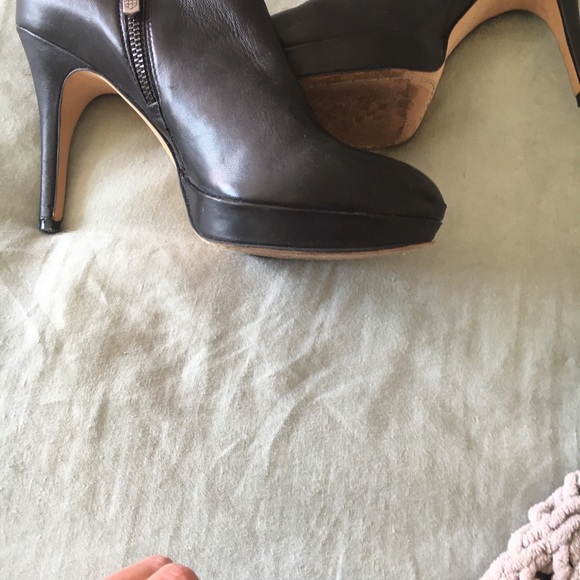 Vince Camuto booties - Picture 3 of 7